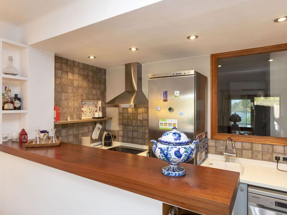 Table, Furniture, Countertop, Cabinetry, Wood, Living Room, Kitchen, Floor, Flooring, Hardwood