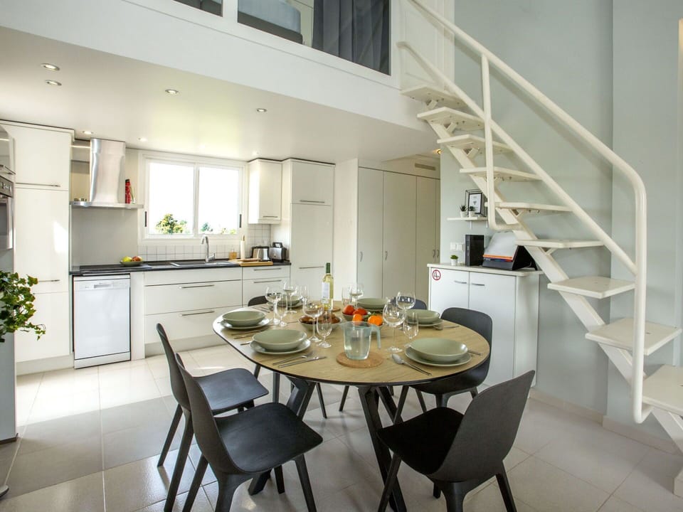 Table, Furniture, Property, Cabinetry, Chair, Countertop, Wood, Kitchen, Interior Design, Floor