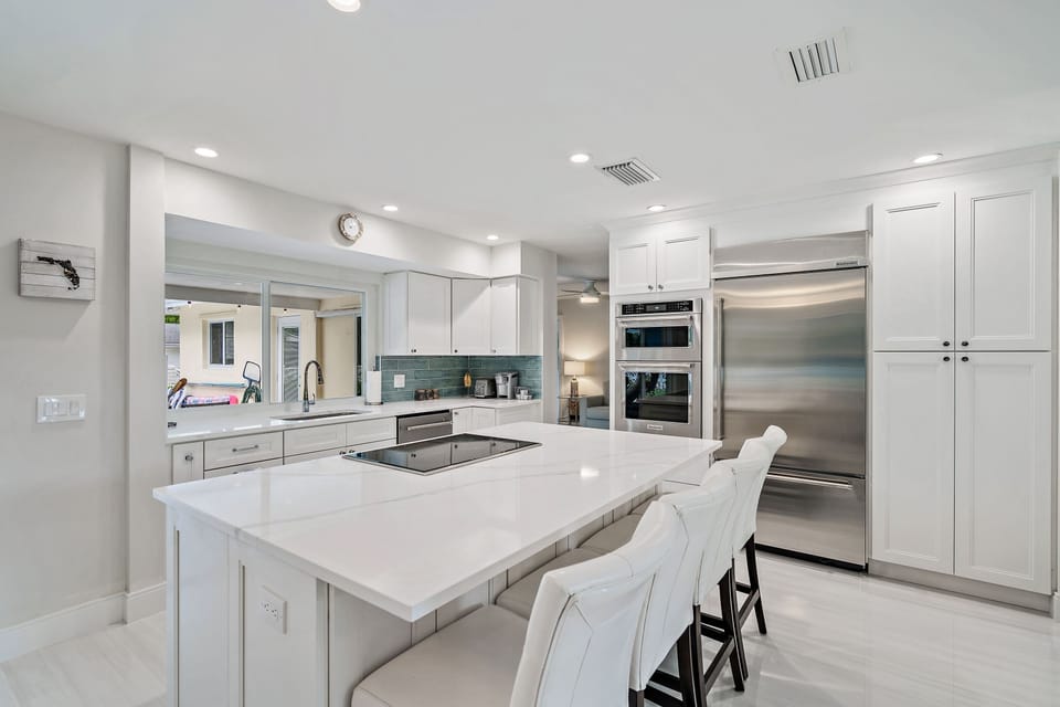 Fully equipped kitchen stocked with everything you need! 