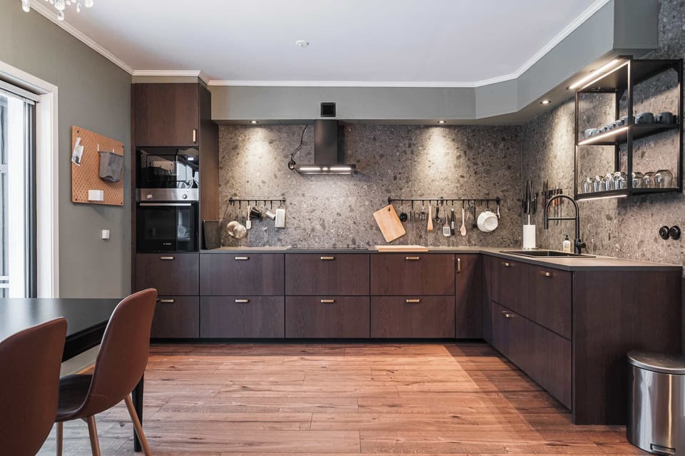 Large kitchen to cook for all of you - with micro, oven, induction, dishwasher.