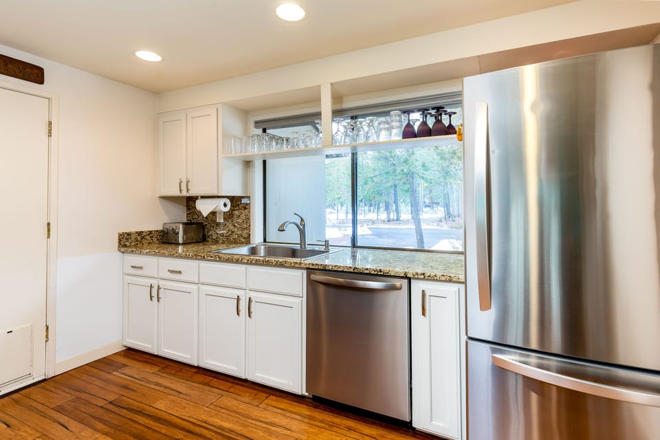 Kitchen - Main Level