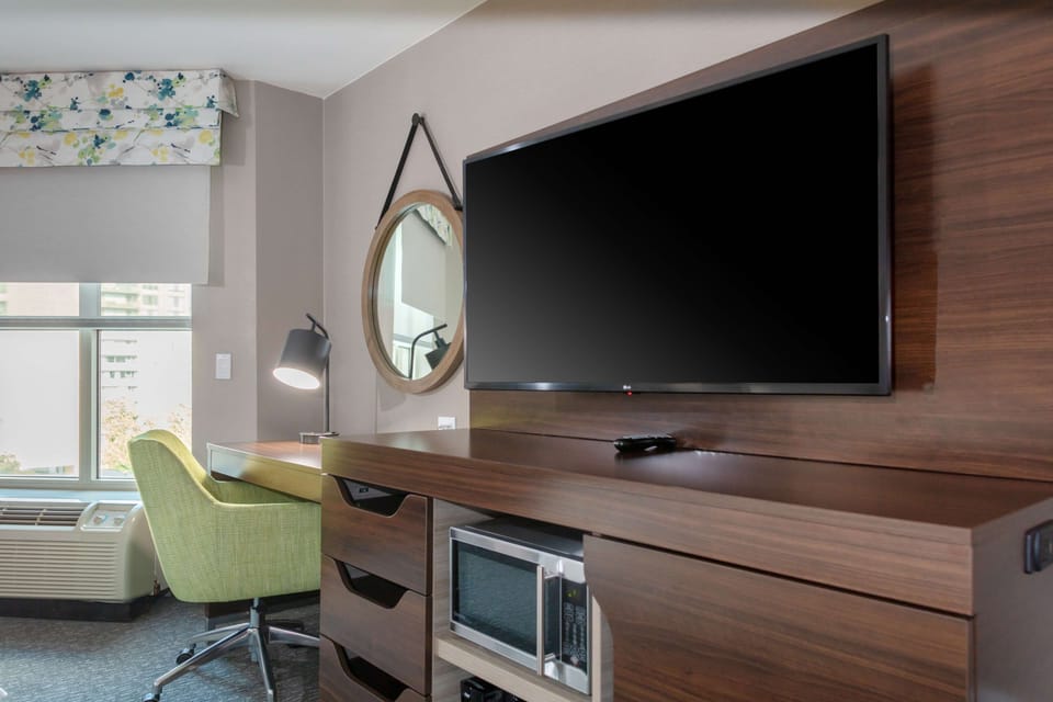 In-room safe, desk, laptop workspace, blackout drapes
