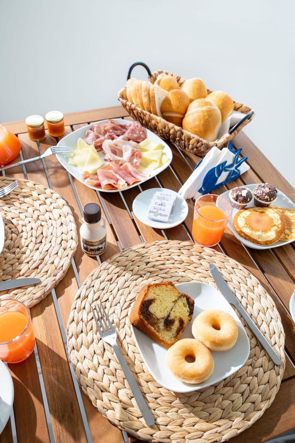Daily local cuisine breakfast for a fee