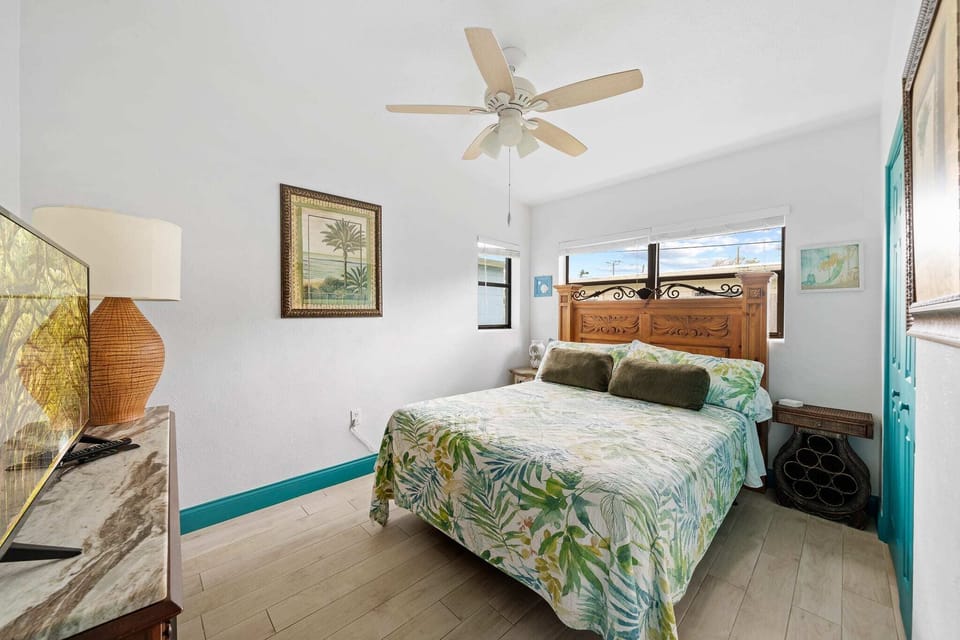 Queen Bedroom