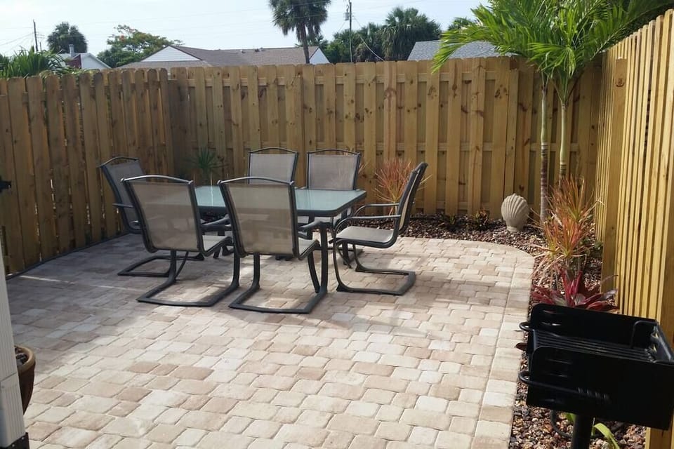 Private back patio with grill