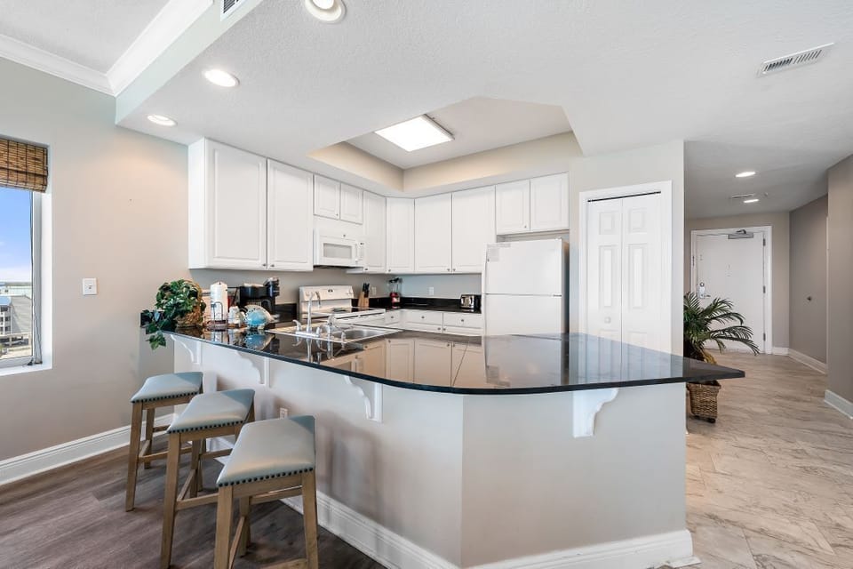10 San Carlos 609 Kitchen