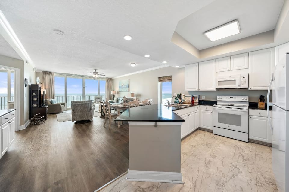 11 San Carlos 609 Kitchen