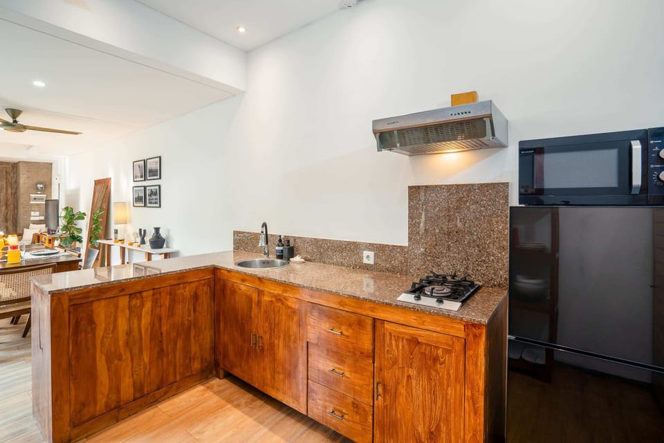 Basic Villa, 1 King Bed | Private kitchen | Microwave, stovetop, electric kettle, toaster