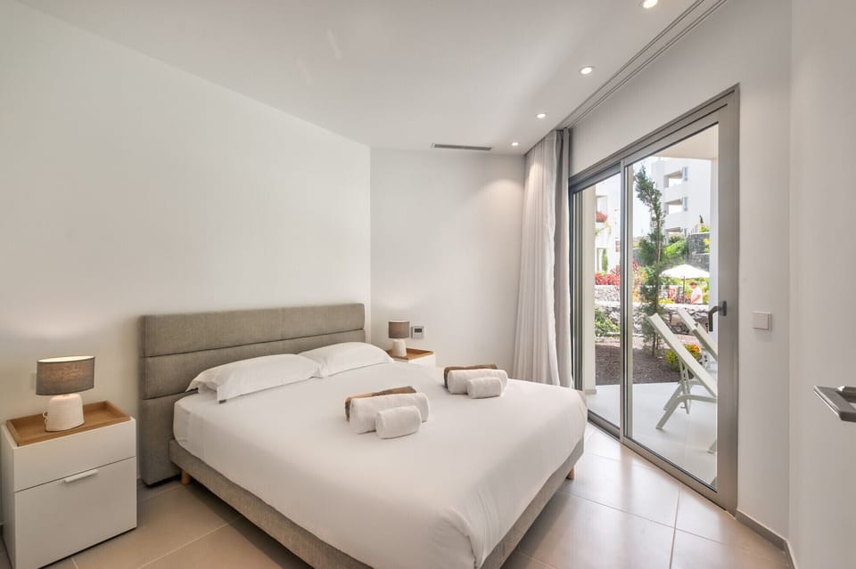 Comfortable bedroom with a 1.60m queen-size bed