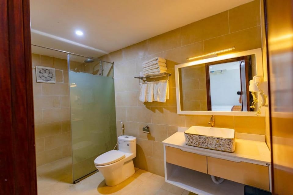 Free toiletries, hair dryer, slippers, bidet