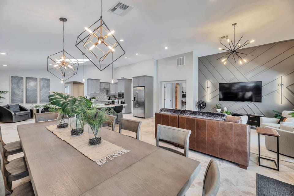 It really doesn't get any better than this! great space seating for 10