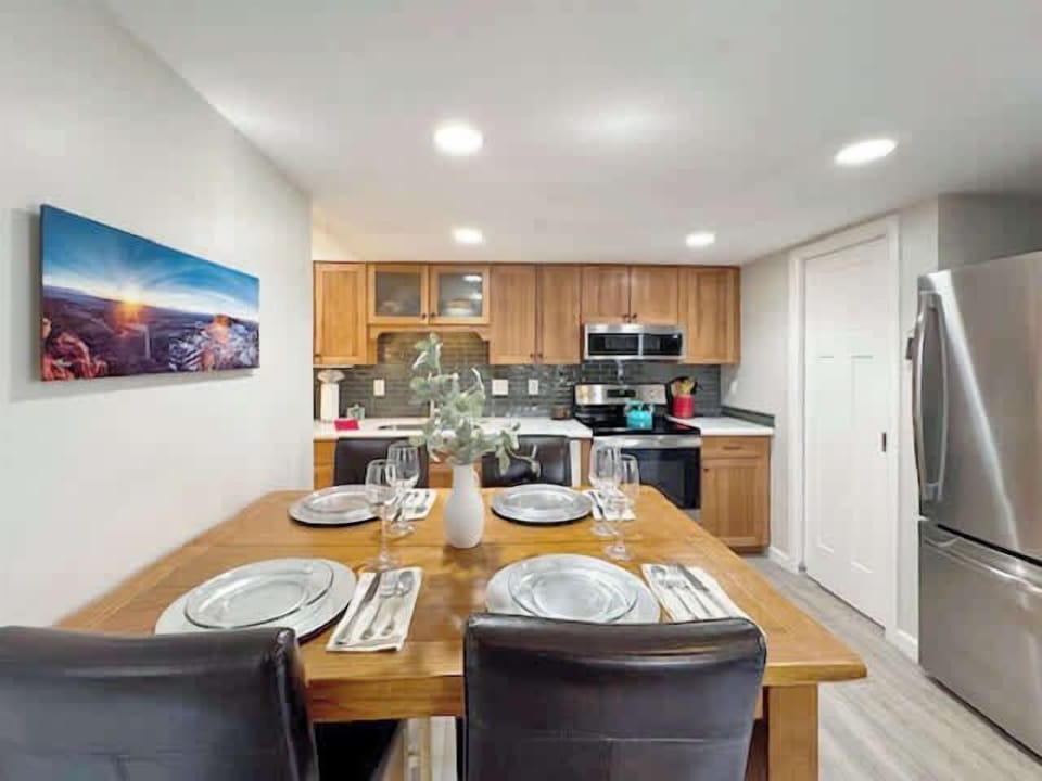 Cute dining area for you to enjoy 