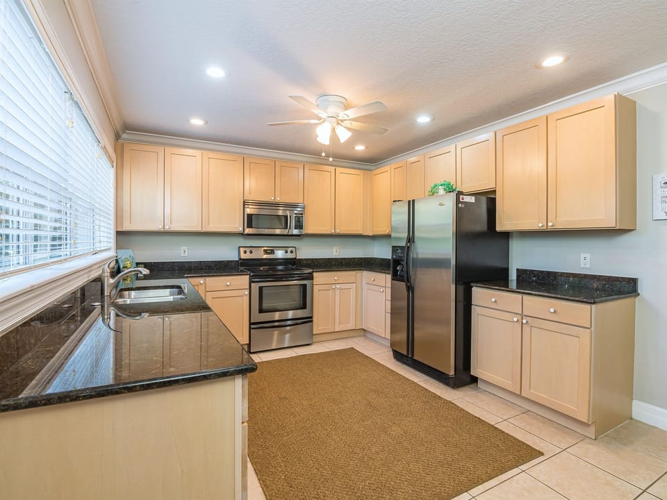 Well equipped kitchen
