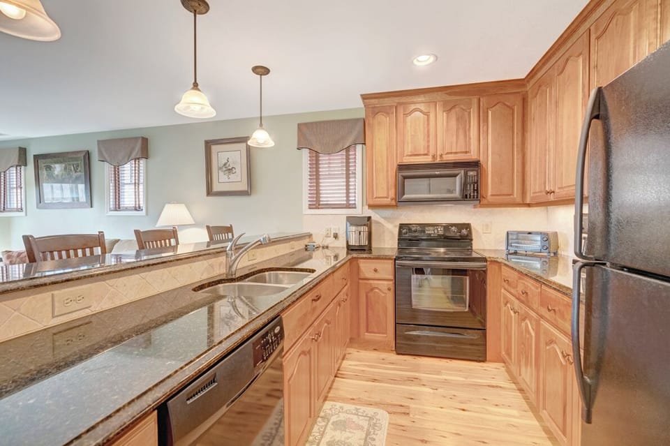 Kitchen--- Granite Counter-tops