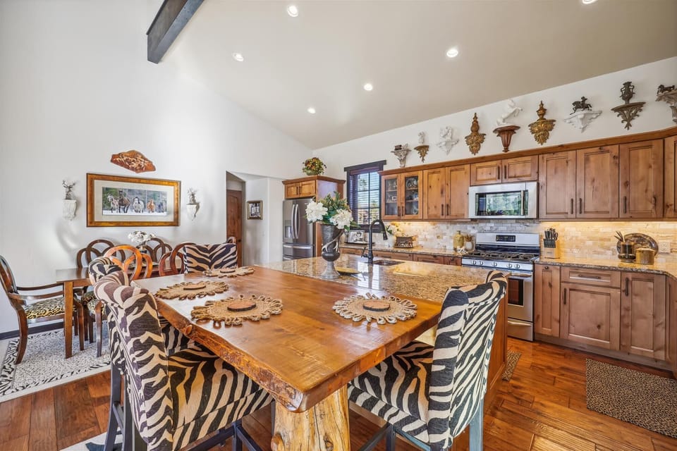Dining Area - Silver Circle Lodge - Breckenridge Vacation Rental
