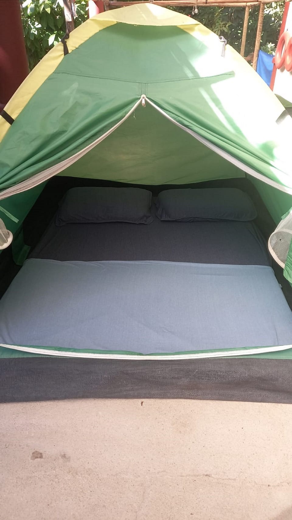 Economy Tent | Free WiFi, bed sheets