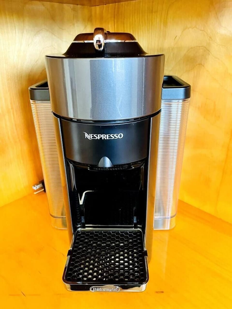 Guests who enjoy espresso will appreciate having access to a Nespresso Vertuo machine. Please bring your own Nespresso Capsules -- they're also usually stocked at Target in Elizabethtown. 