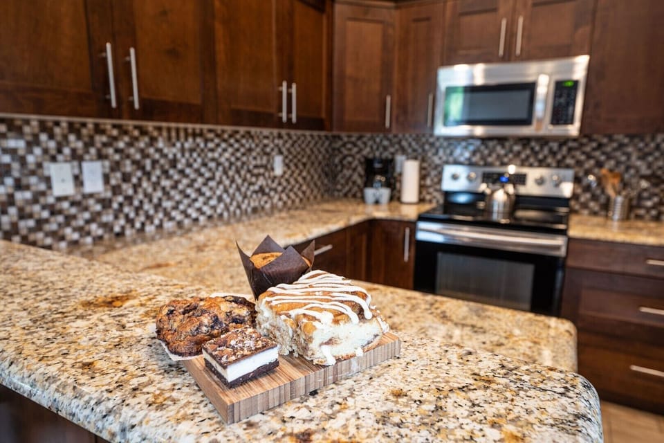 Apartment | Private kitchen | Coffee/tea maker, full-size fridge, microwave, oven