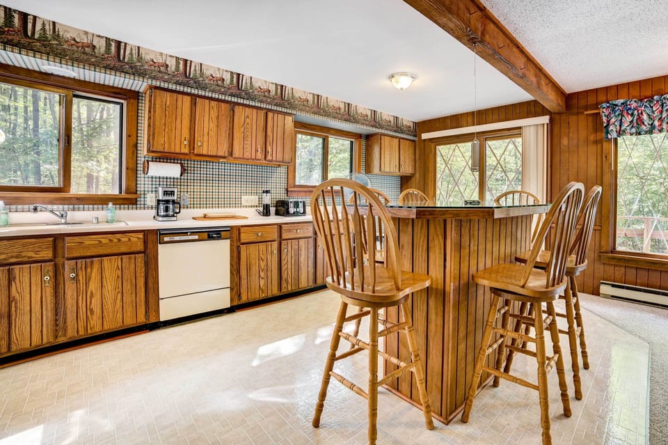 Kitchen | Cooking Basics | Dining Area