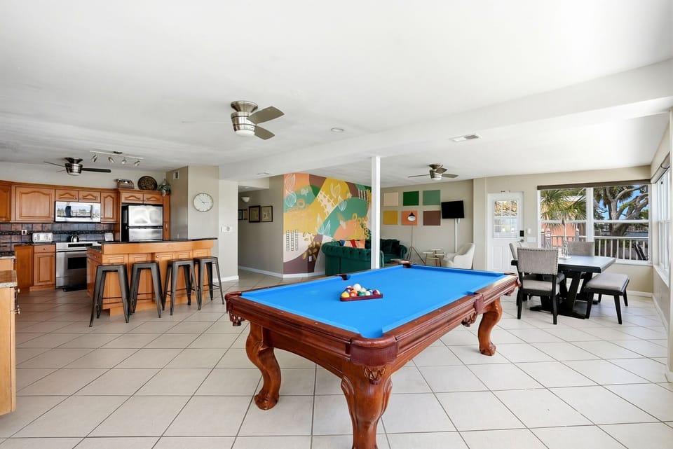 Welcome to Sunburst Vacation Rentals!  Game of pool anyone?  Challenge your family and friends to a little competition of pool as you overlook the intracoastal!  We provide all of the supplies necessary.  You bring the FUN and the LAUGHTER!