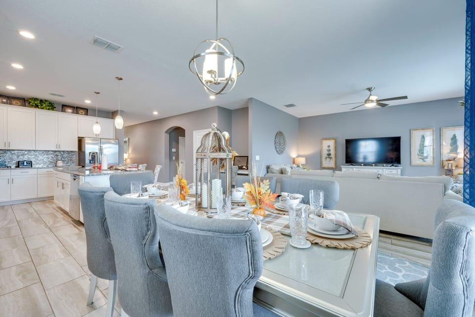 Dining Table | Dishware & Flatware