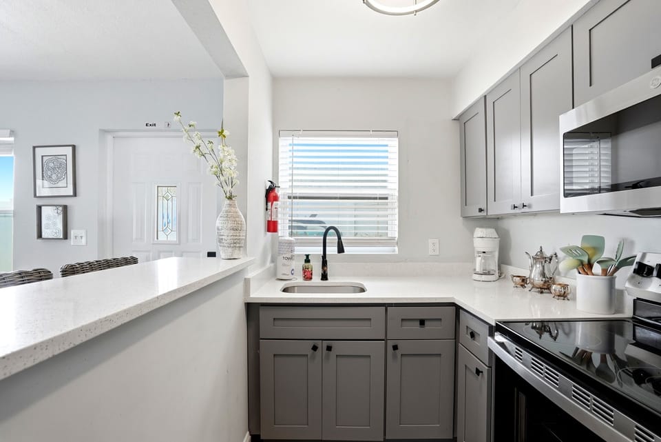 Unit 1 kitchen- Completely renovated and updated!