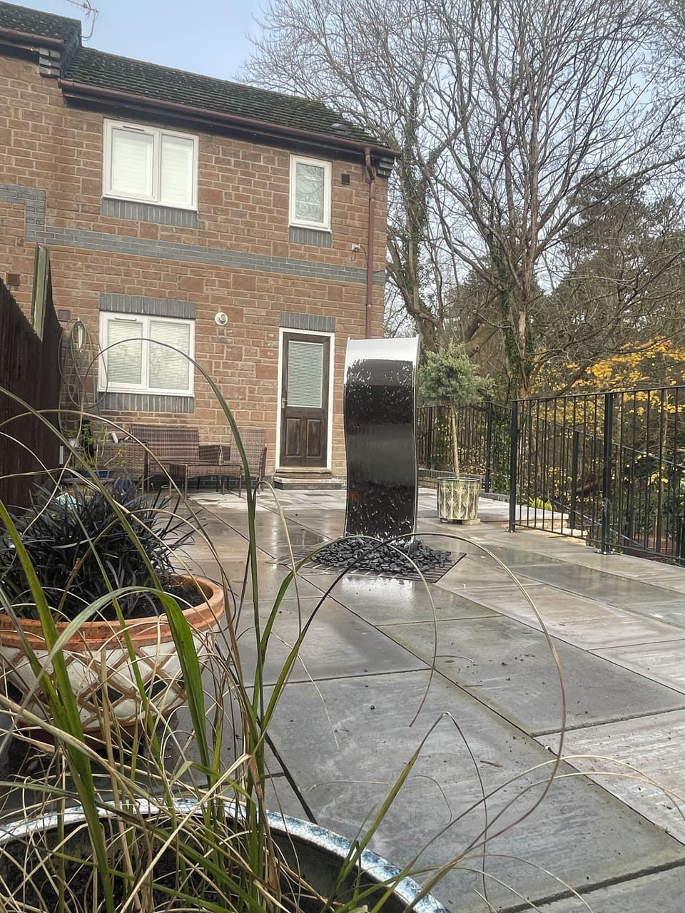 BACK GARDEN WITH WATER FEATURE