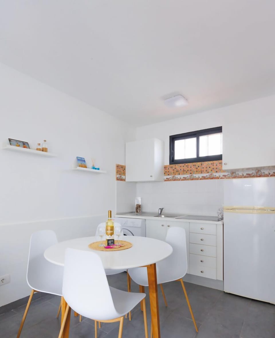 View (from property/room),Kitchen or kitchenette,Living room