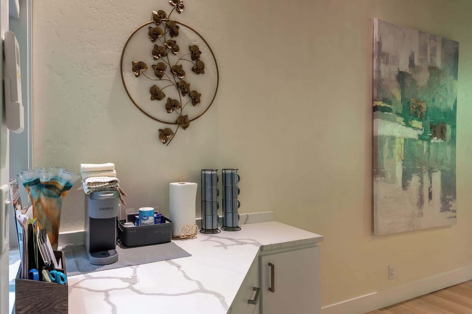 Coffee Bar in the kitchen, where you can make yourself a morning cup of coffee!
