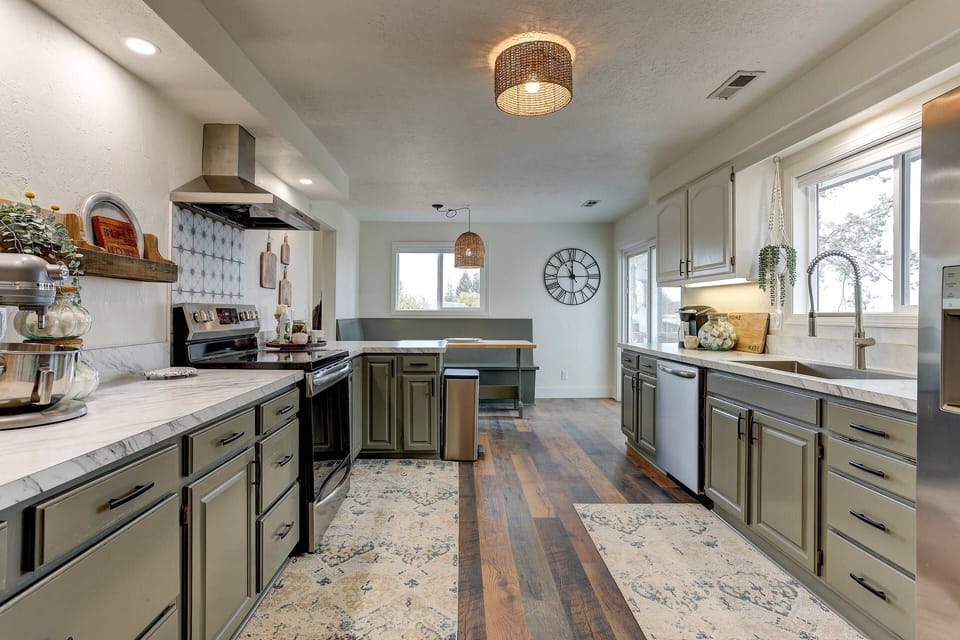 "We adored the house! Large kitchen, spacious bedrooms, and great back yard with deck. We grilled and enjoyed family dinners in the evenings." - Jen