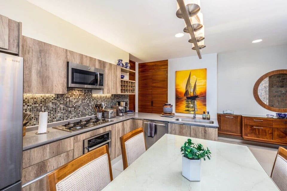 Dining space great for cooking at home or private chef