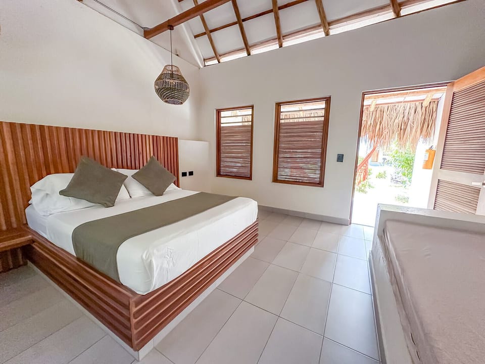 Classic Double Room | In-room safe, WiFi (free), bed sheets