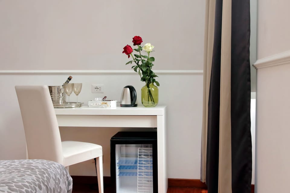 House | 4 bedrooms, desk