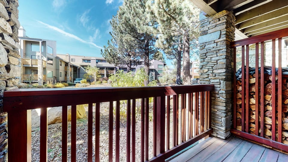 Condo, 1 Bedroom | Property grounds