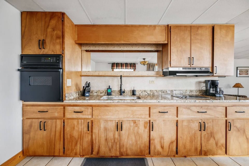 Find everything you need in our kitchen for meal time.