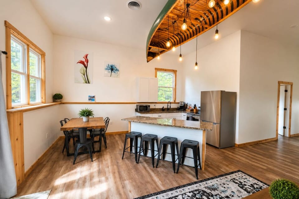 Modern design with scenic views, perfect for relaxation and entertainment!
