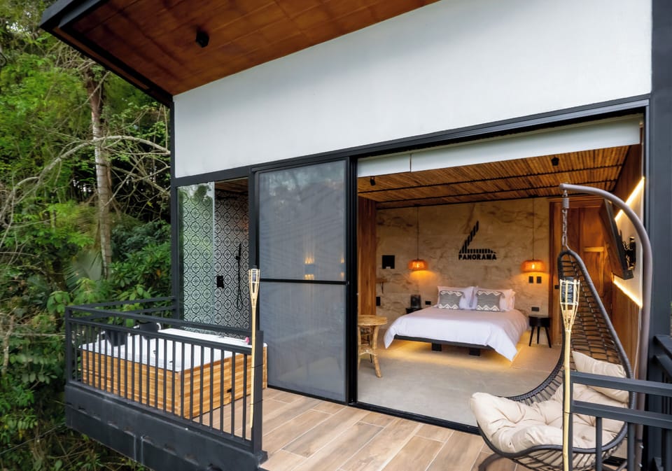 Deluxe Cabin | Minibar, in-room safe, free WiFi, bed sheets
