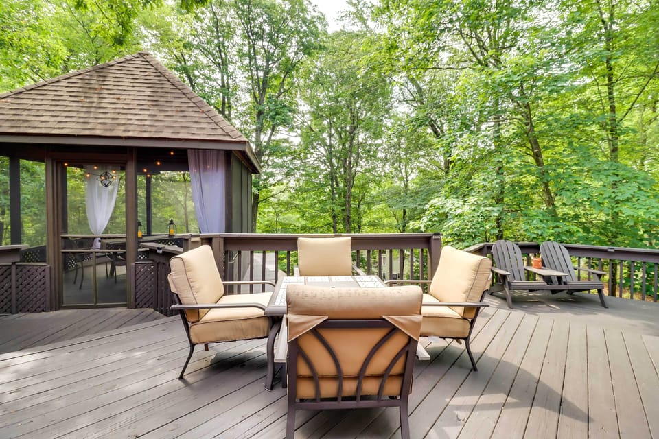 Deck | Outdoor Dining
