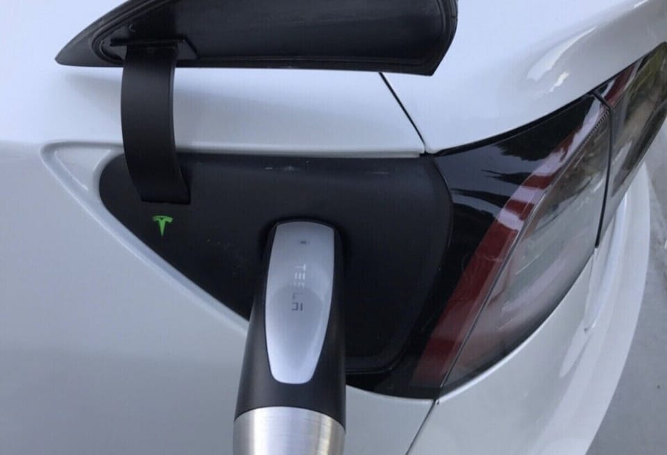 Tesla Charger - Complimentary for guests 