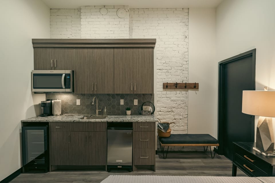 Kitchenette with mini fridge and Microwave