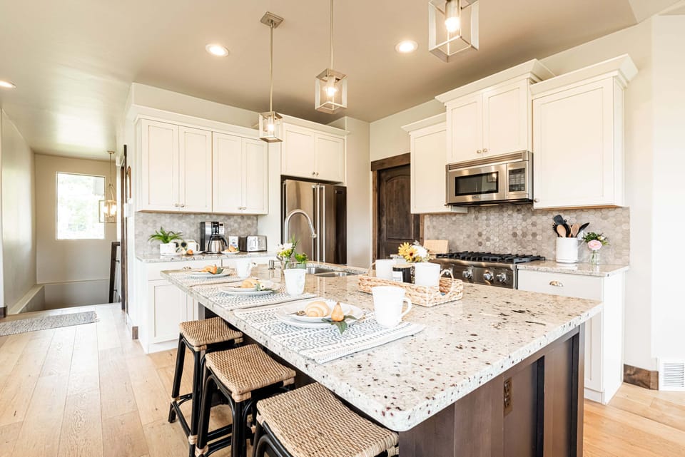 Fully Equipped Kitchen and Center Island Seating