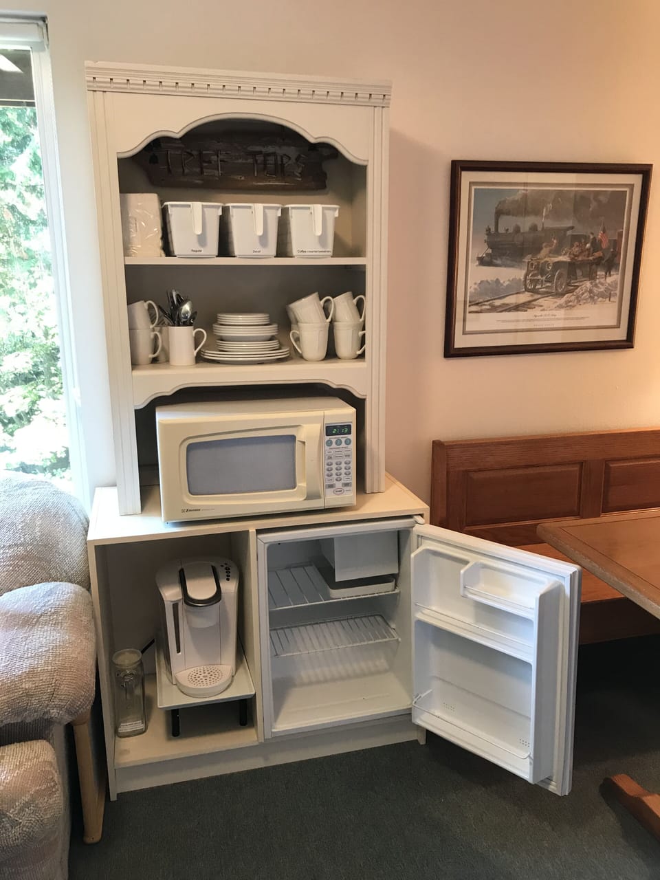 Keurig stocked regular/decaf coffee pods/ creamer/sweeteners/ mugs/utensils