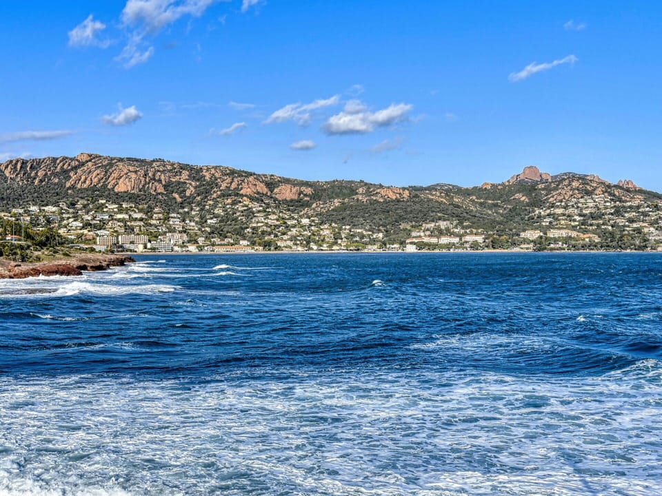 Water, Cloud, Sky, Blue, Mountain, Natural Landscape, Tree, Coastal And Oceanic Landforms, Cumulus, Watercourse