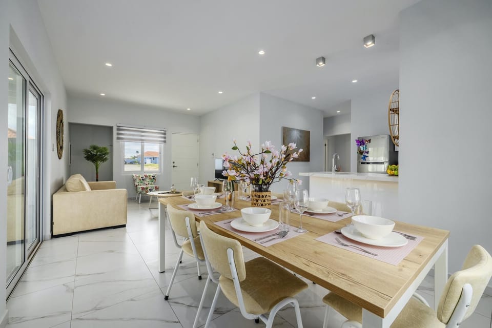 A very spacious and comfortable dining area