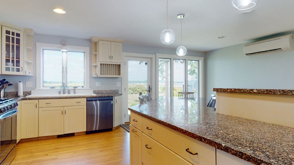 Fully equipped kitchen