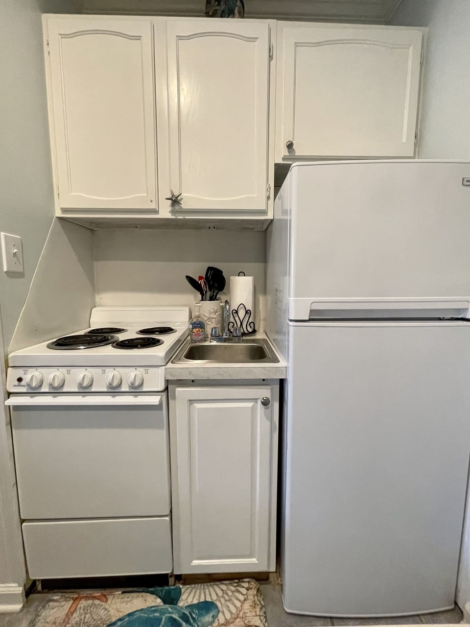 larger refrigerator than most studio's on Fripp Island.