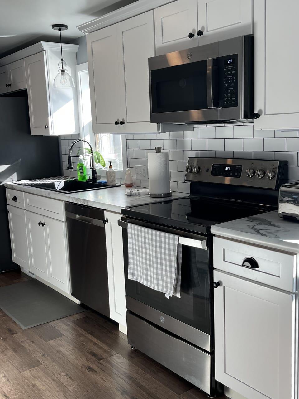 Full kitchen 