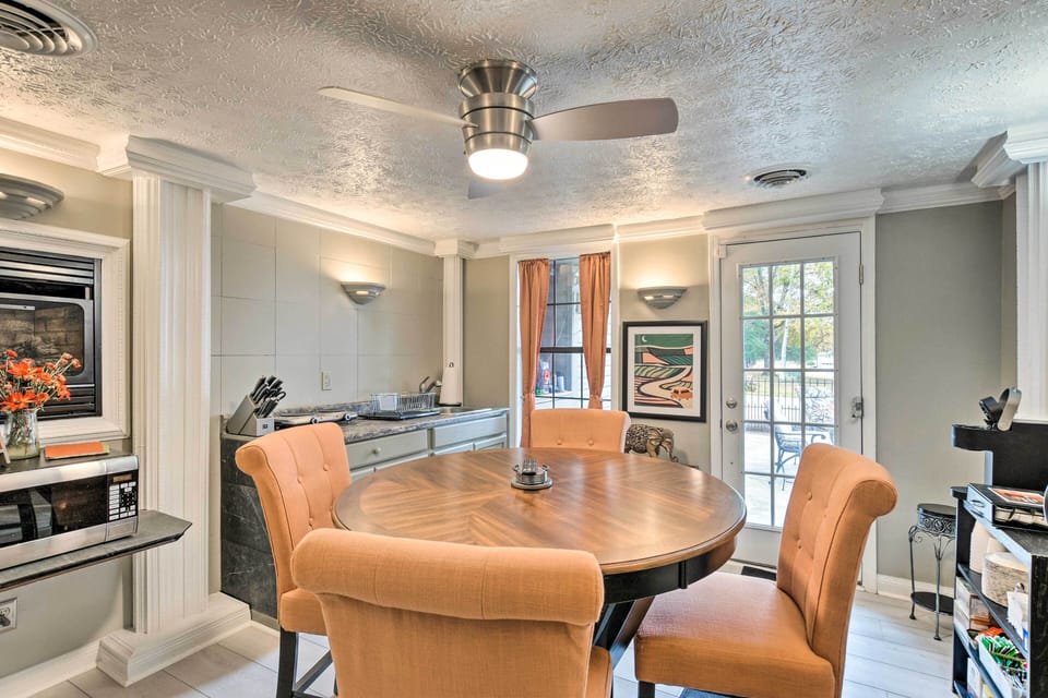 Kitchen | Cooking Basics | Dining Area | Dishes & Flatware Provided