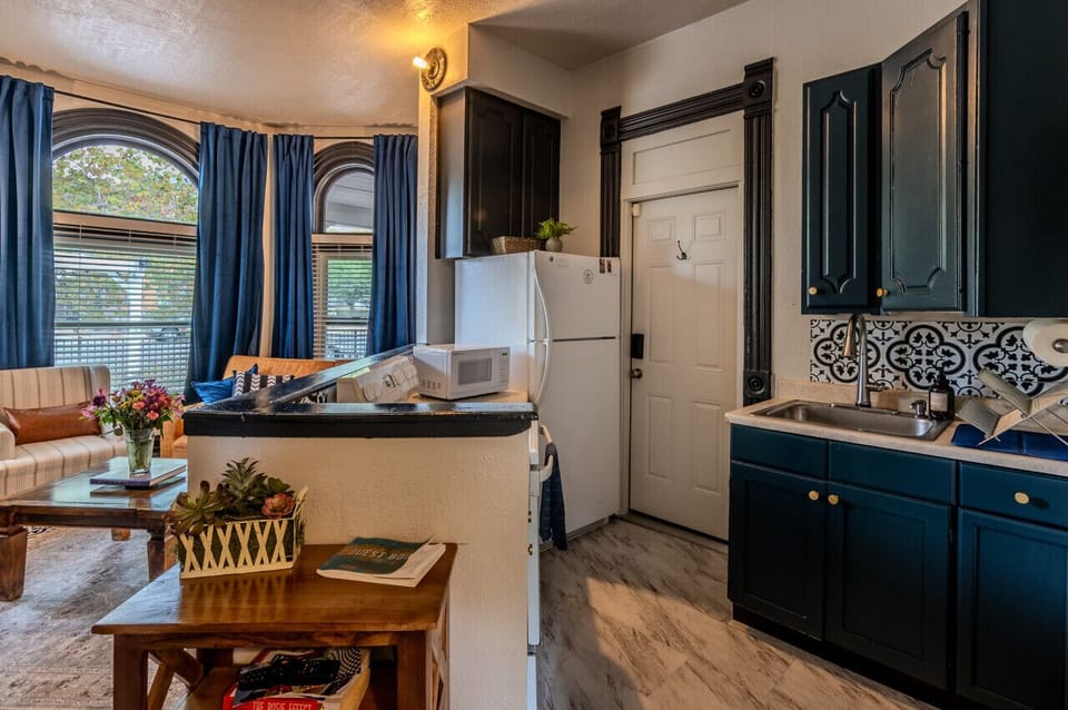Charming full kitchen with lots of amenities