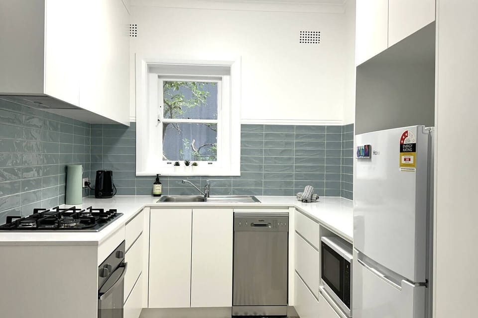 Brand new fully eqipped kitchen and Nespresso machine
